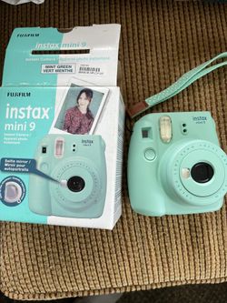 Instant camera