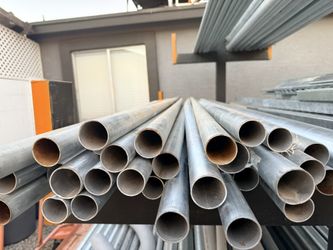 34 Pieces Of 1-1/4 Mix 1-1/2 Used Emt Pipe 