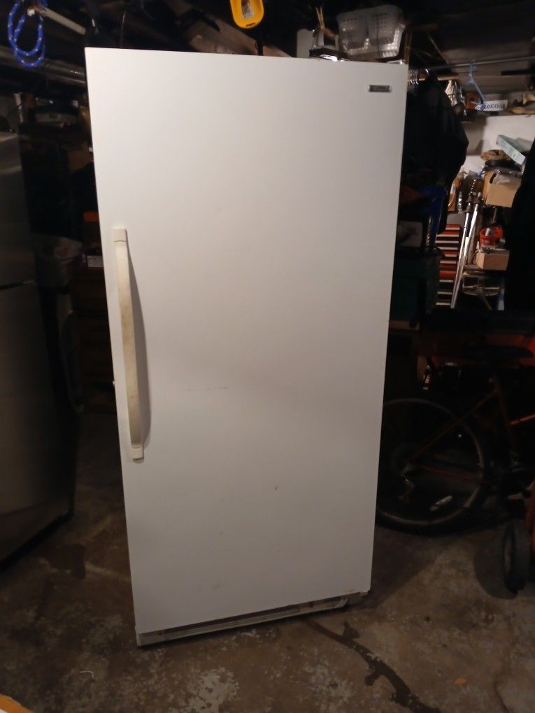 Upright Deep Freezer 