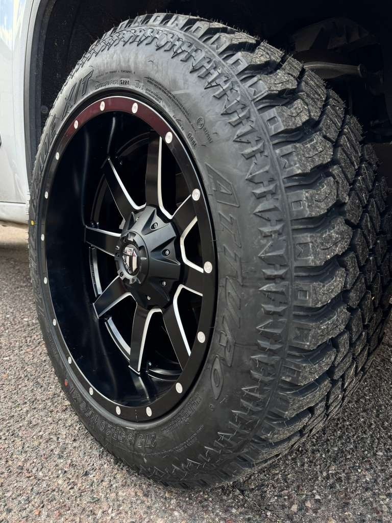 20x10 FUEL OFF ROAD 
275/55/20 ATTURO XT