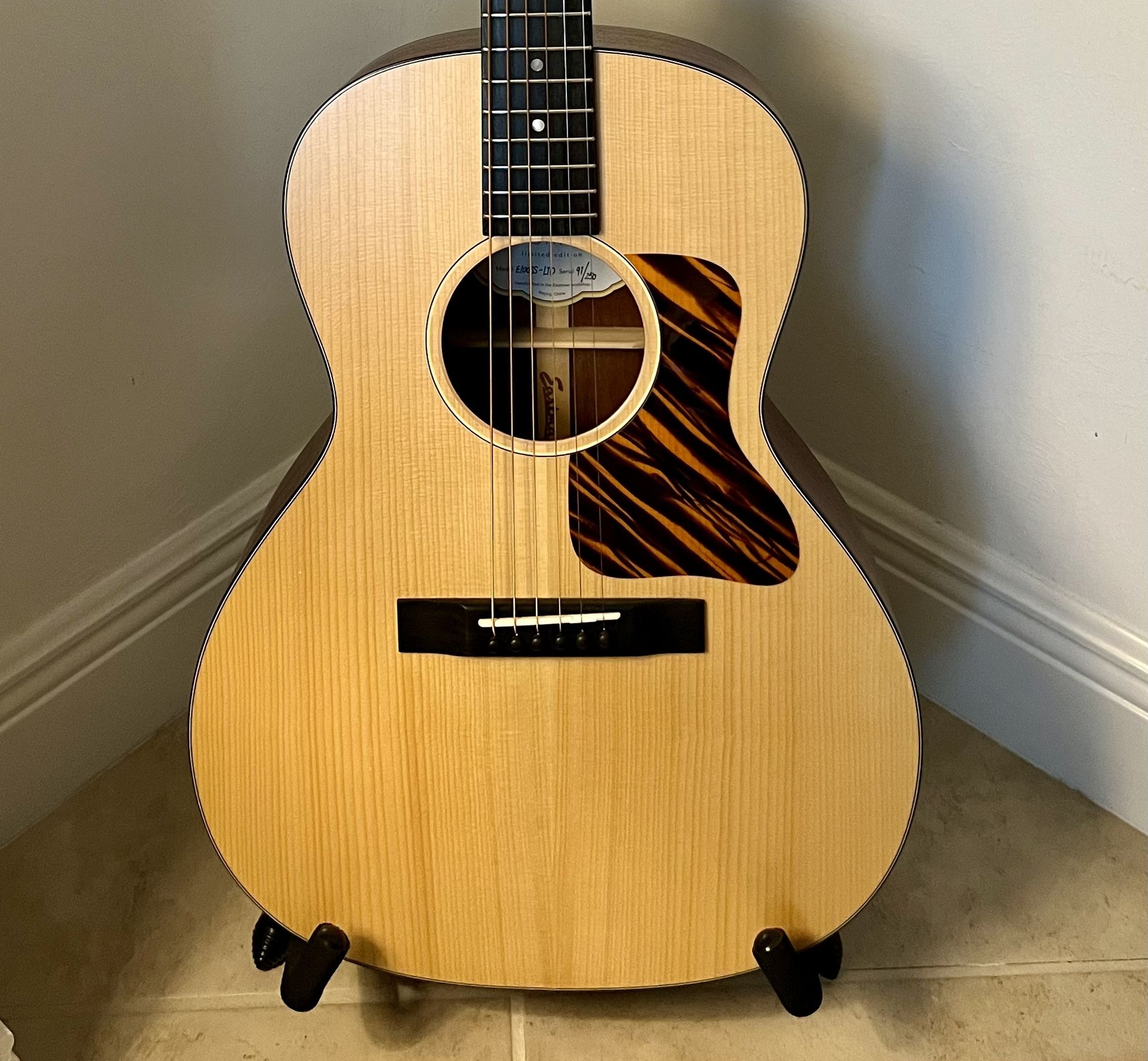 Eastman E1 OOSS-LTD Limited Edition All Solid Wood Adirondack Spruce Top Acoustic Electric Guitar