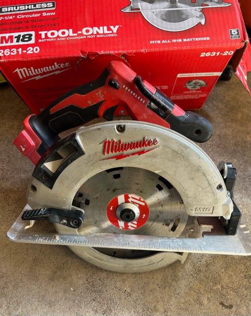 Milwaukee M18 Brushless 7 1/4" Circular Saw Sierra Cierra Serrucho Cerrucho