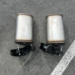 Aftermarket Exhaust Mufflers (Pair) 2.5 Inch
