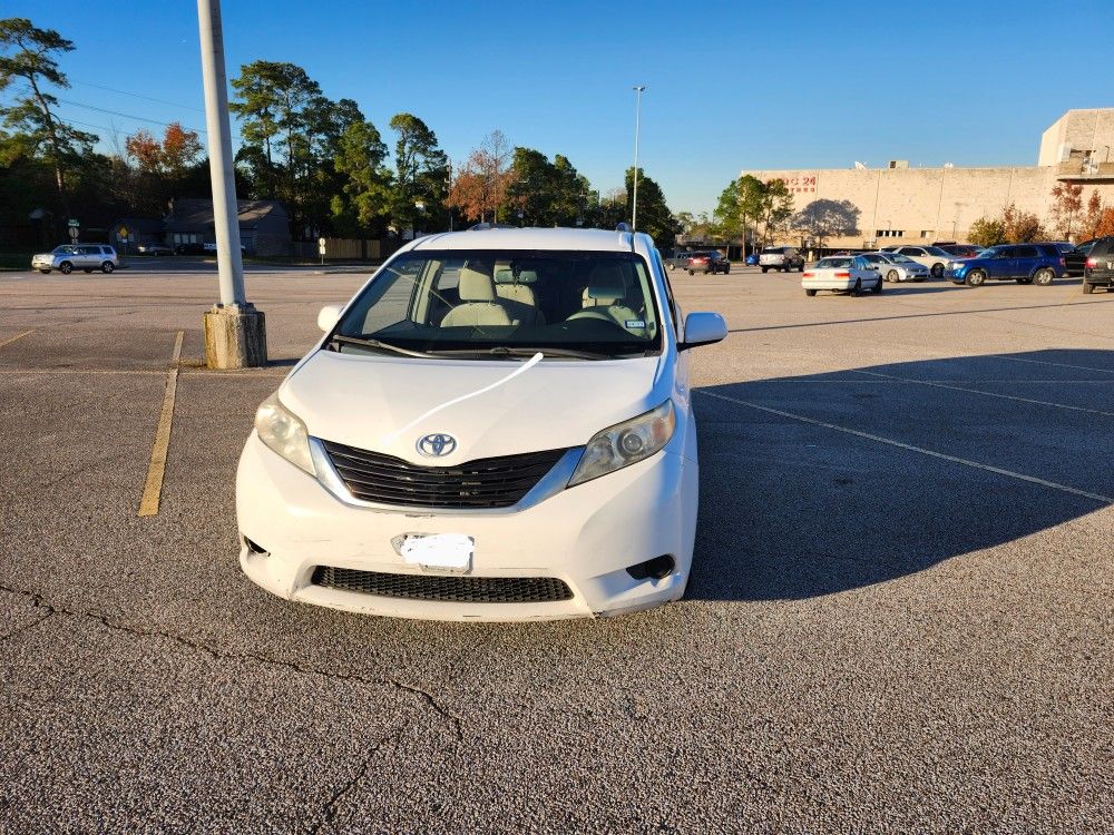 2011 Toyota Sienna