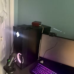 RTX 2060 Gaming PC Setup – Ryzen 7, Dual Monitors, HyperX RGB Keyboard