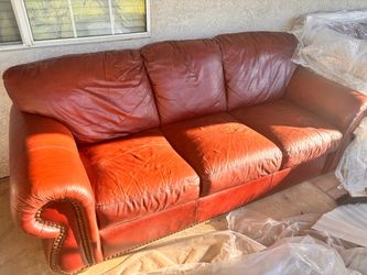 3 piece leather sofa !