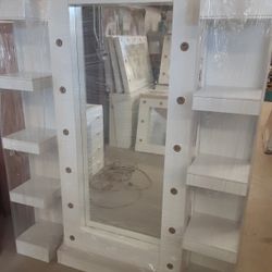 MIRROR 36X72 AND SHELVES