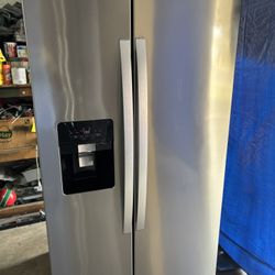 Fridges For Sale Are Plugged In Free Deliver 