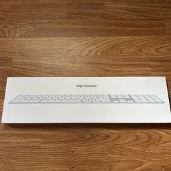 Magic Keyboard with Numeric Keypad - US English