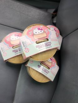 Hello Kitty and Friends Mystery Squishy Dumpling