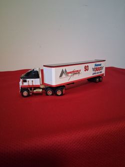 Martinsville Speedway Hanes 500 Die-Cast Truck