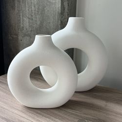 Donut Shaped Ceramic Flower Vases 2pcs
