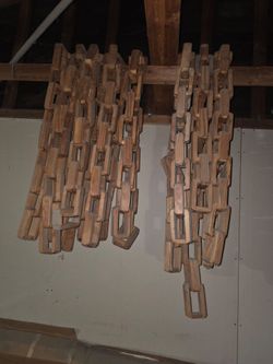 Decorative wood chain