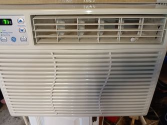 Older AC 10150 BTU works great