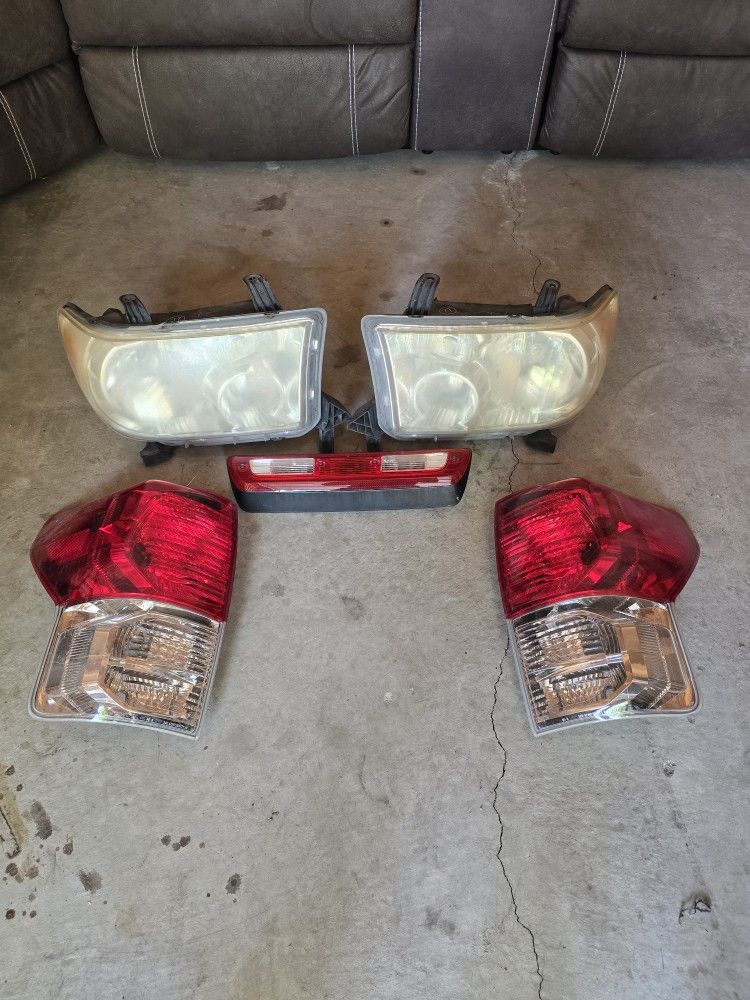 OEM Toyota Tundra Exterior front, rear lights