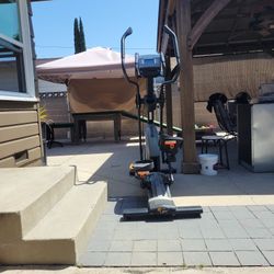 NordicTrack, Elliptical 4years Old Works Great . Asking $700.00 OBO