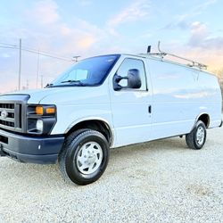 2011 Ford Cargo Van E350