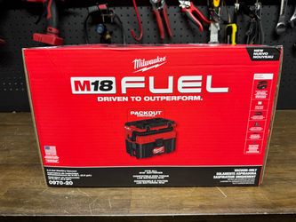 Milwaukee M18 FUEL PACKOUT 2.5 Gal Wet/Dry Vacuum