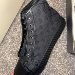 GUCCI SHOES ALL BLACK NEW ($300) SIZE 10 US MEN