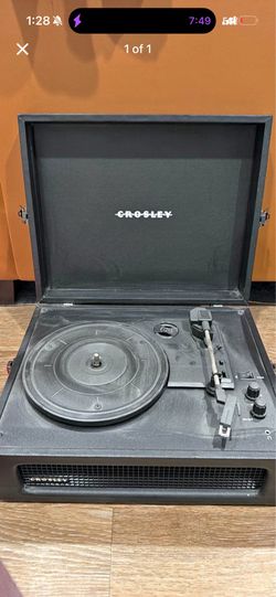 Record player w Tyler the creator