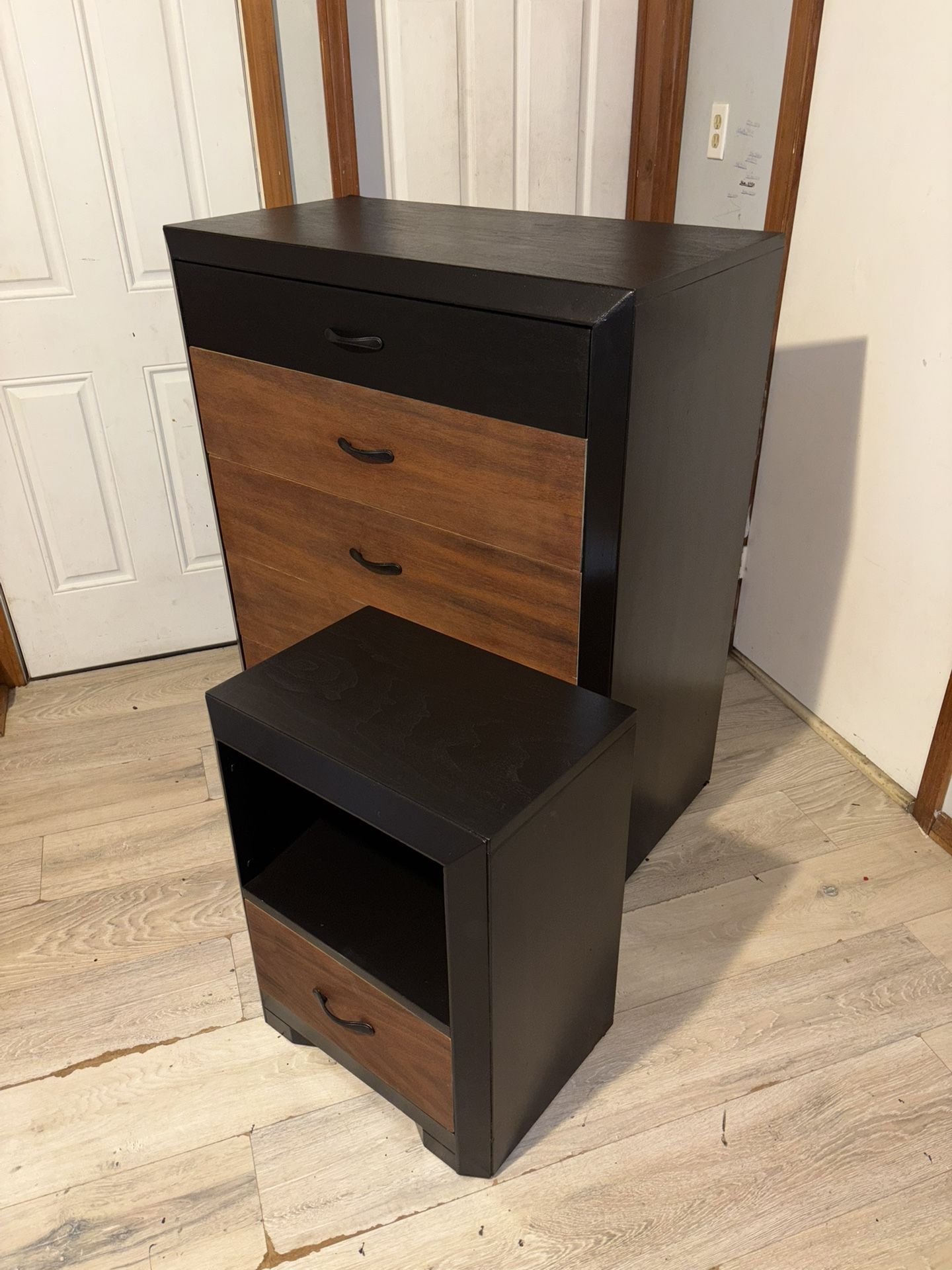 Matching Dresser & Nightstand