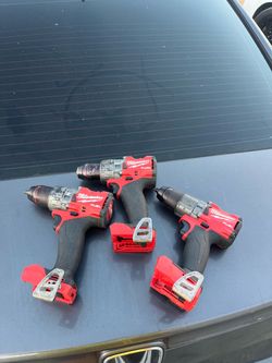Milwaukee m18 hammer drill $75 each cada uno firme precio tools only
