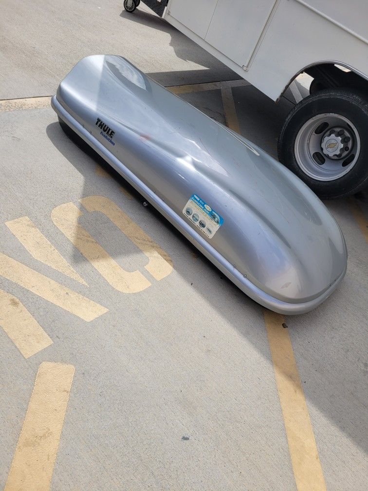 Thule Evolution 1600 Car Roof Top Cargo Cartier. Silver Gloss.