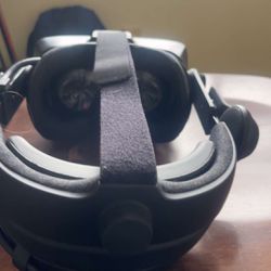 Valve Index Headset And Controllers 