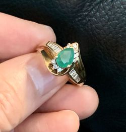 Vintage 10K Gold Emerald & Diamond Ring – Elegant Estate Jewelry, Size 7