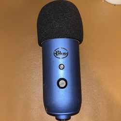 Blue Yeti Microphone With Stand