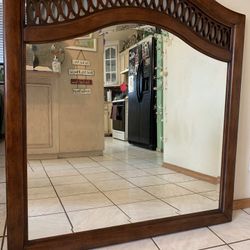 Beautiful Large Heavy Sturdy Largo Collection Oak Mirror 