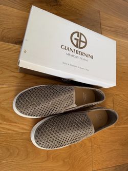 New in box - Giani Bernini with memory foam. Providing extra soft comfort with every step. Size 8