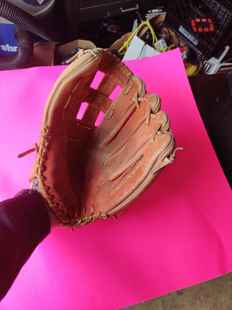 Cooper baseball glove