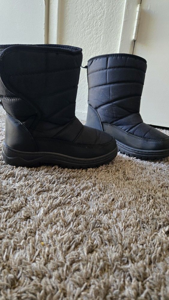 Kids Size 3 Snow / Rain Boots