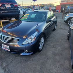 2011 INFINITI  G25