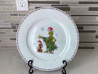 NEW DR. SEUSS THE GRINCH (2) DINNER PLATES
