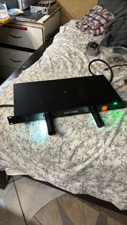 WattBox WB-11-LIGHT