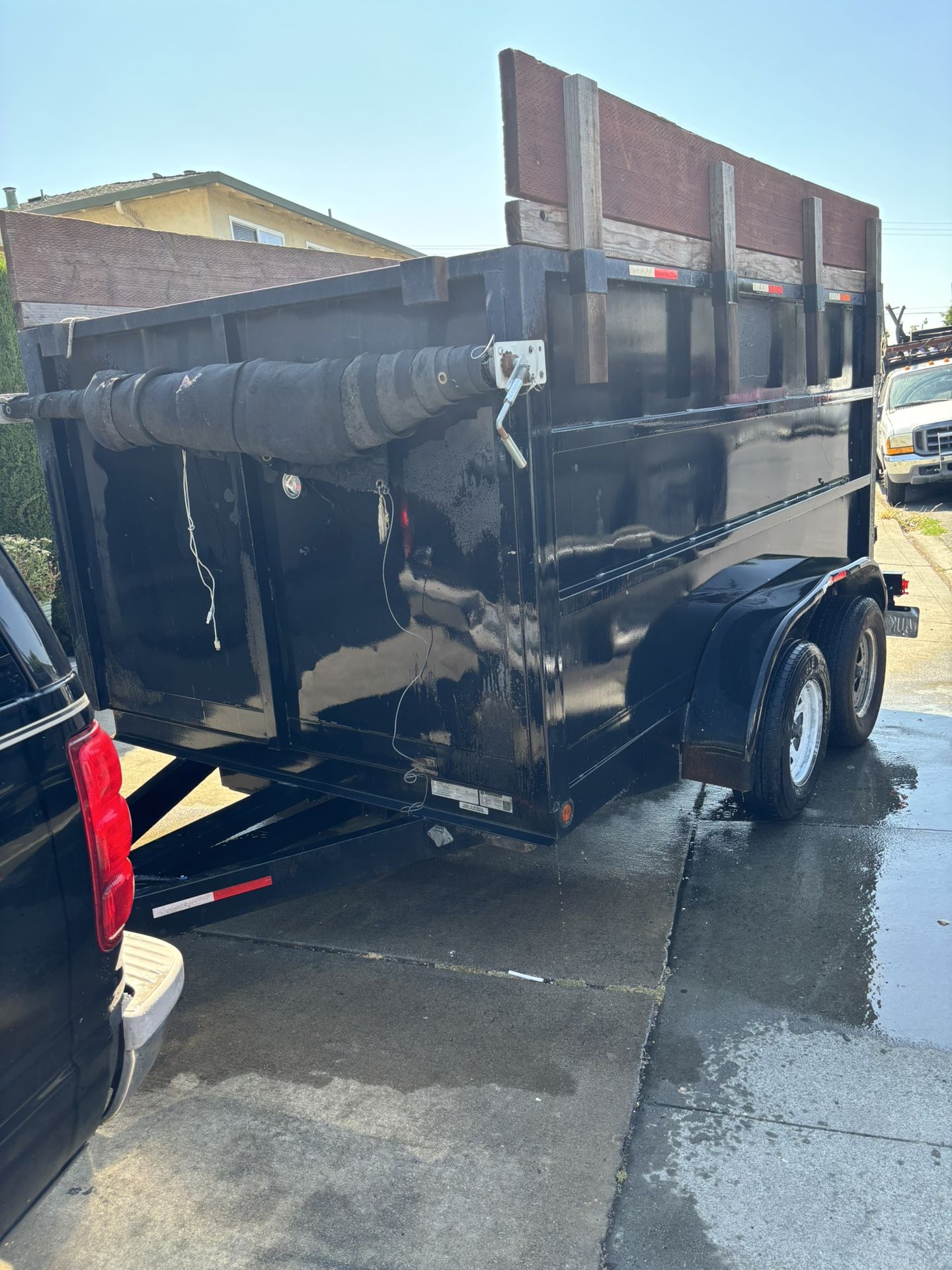 Dump Trailer With Battery Tarp Roll