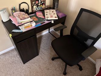 Desk and chair set