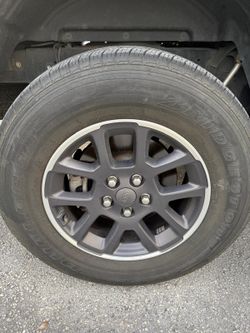 Tire Bridgestone Dueler H/T 684 || 255/70R17 