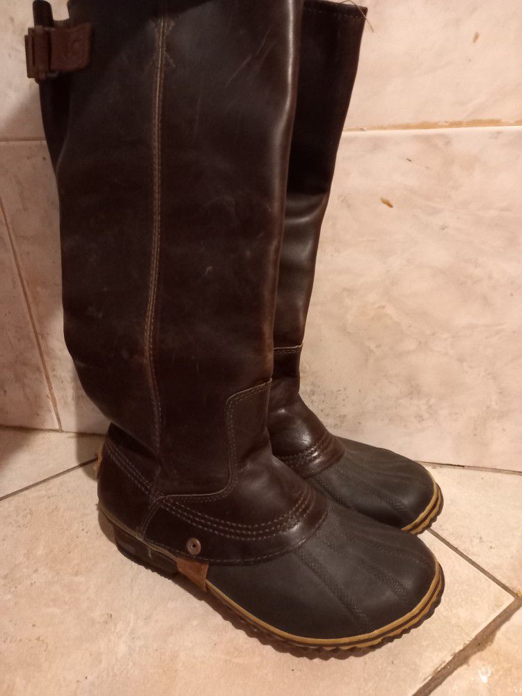 Sorel Boots SIZE 8