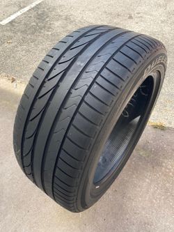 285 45 19 107V Bridgestone Dueler H/P Sport One used single tire 75% life