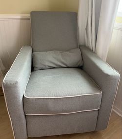 Nursing chair/recliner