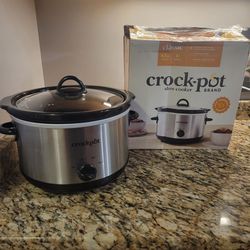 New, Open Box - 4.5 Quart Crock Pot Slow Cooker