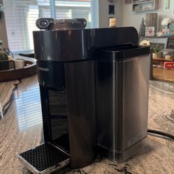 Nespresso GCC1-US-GM-NE VertuoLine Evoluo DeluxeCoffee and Espresso Maker Graphite Metal