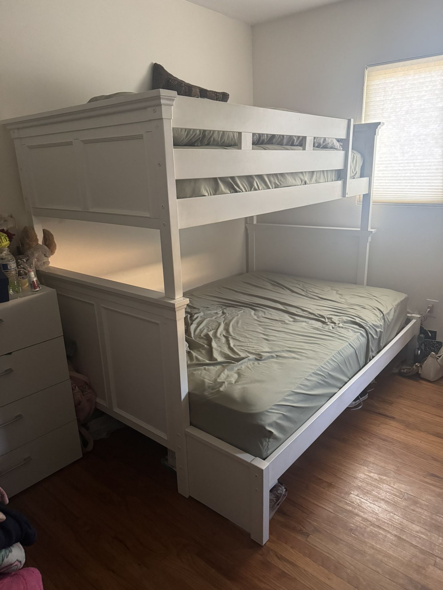 Full/Twin Bunk Bed – Sturdy Wood Frame