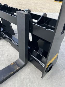 Stinger Attachments Heavy Duty Pallet Forks (5500#-48")