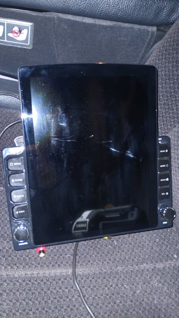 10" Touchscreen With All The Bells And Whistles