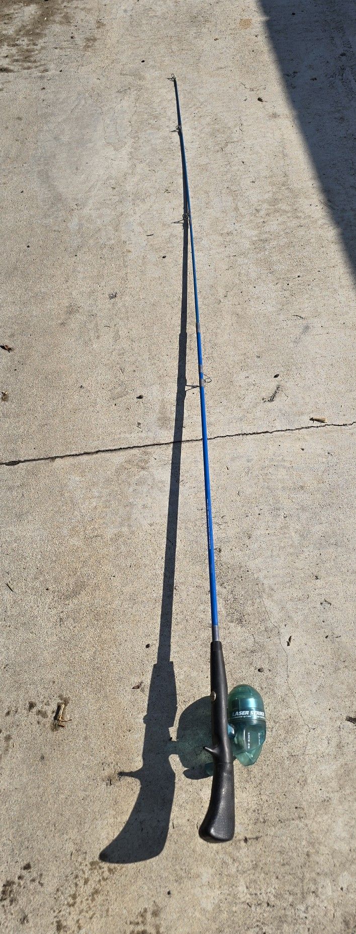 Fishing Rod & Reel, South Bend Shakespeare, Model LH-125B, See 2 Pics, Tap twice To See Full Pic