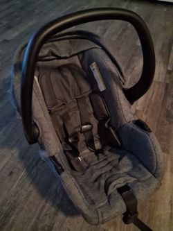 Car seat and bassinet